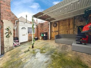 Photo 16- click for photo gallery